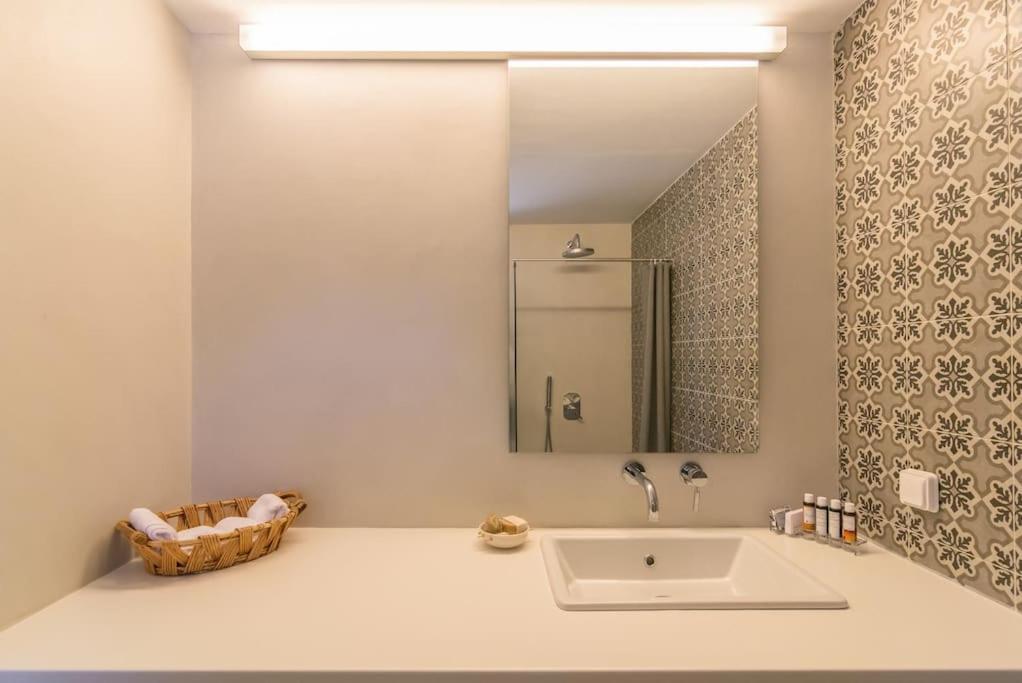 Gazia Guesthouse Milos Adamantas  Exteriör bild